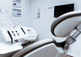 O plano de saúde que faz sorrir os seus colaboradores.
	Com um prémio por pessoa segura bastante económico, este seguro permite descontos em redes médicas e clinicas protocoladas em todo o país.
	Existem inclusivamente alguns atos médicos que são gratuitos, ou com um co-pagamento a cargo do colaborador de baixo custo.
	Antes de ser celebrado este seguro, pode ser consultada a rede médica convencionada e o custo médio por esta praticado para cada ato médico.